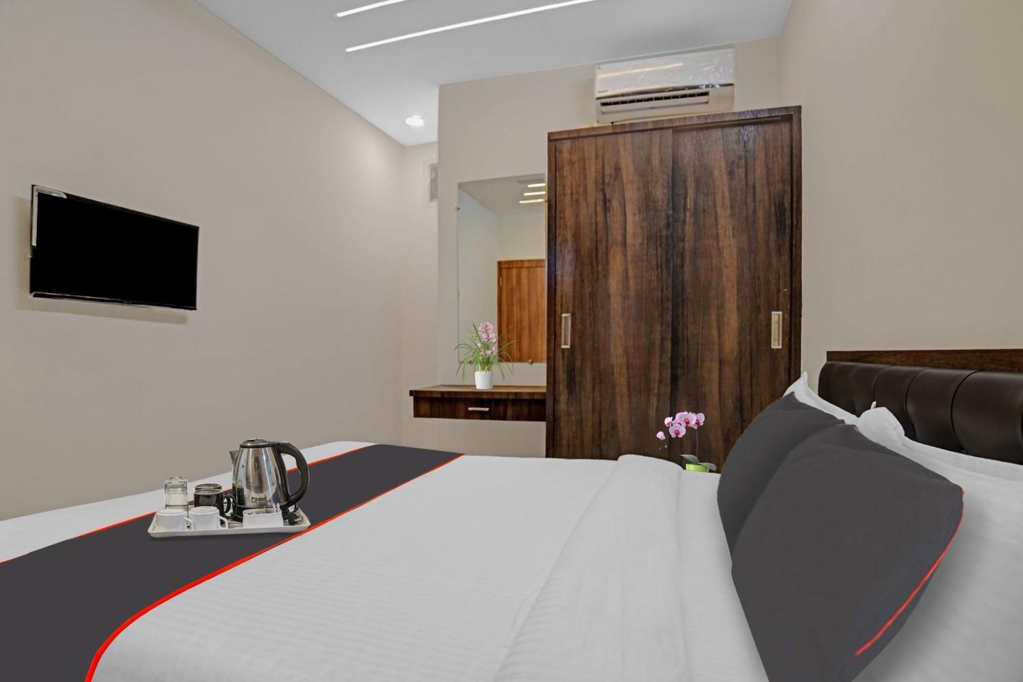Hotel Collection O Riddhi Siddhi Indore Exterior foto